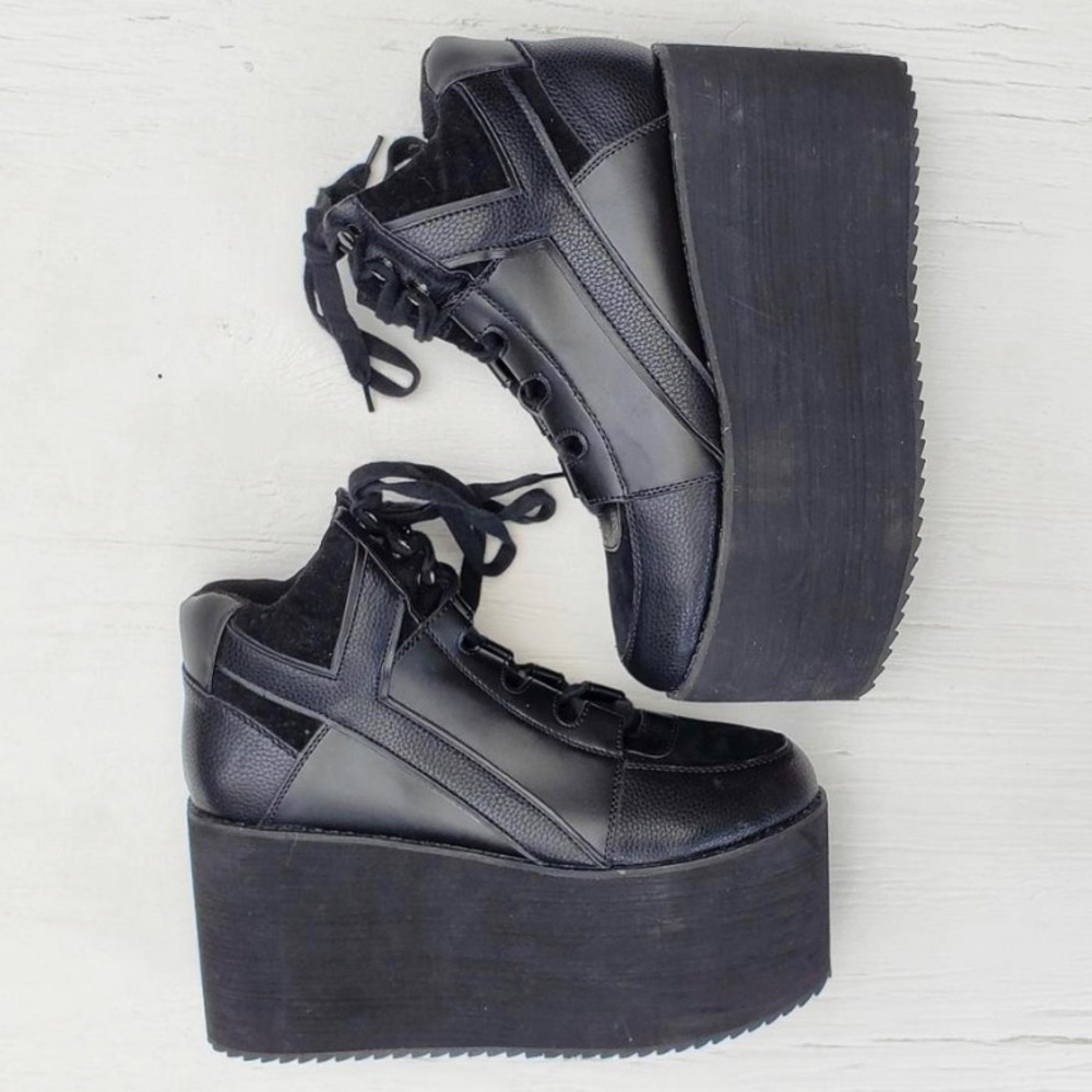 Qozmo YRU hi platforms